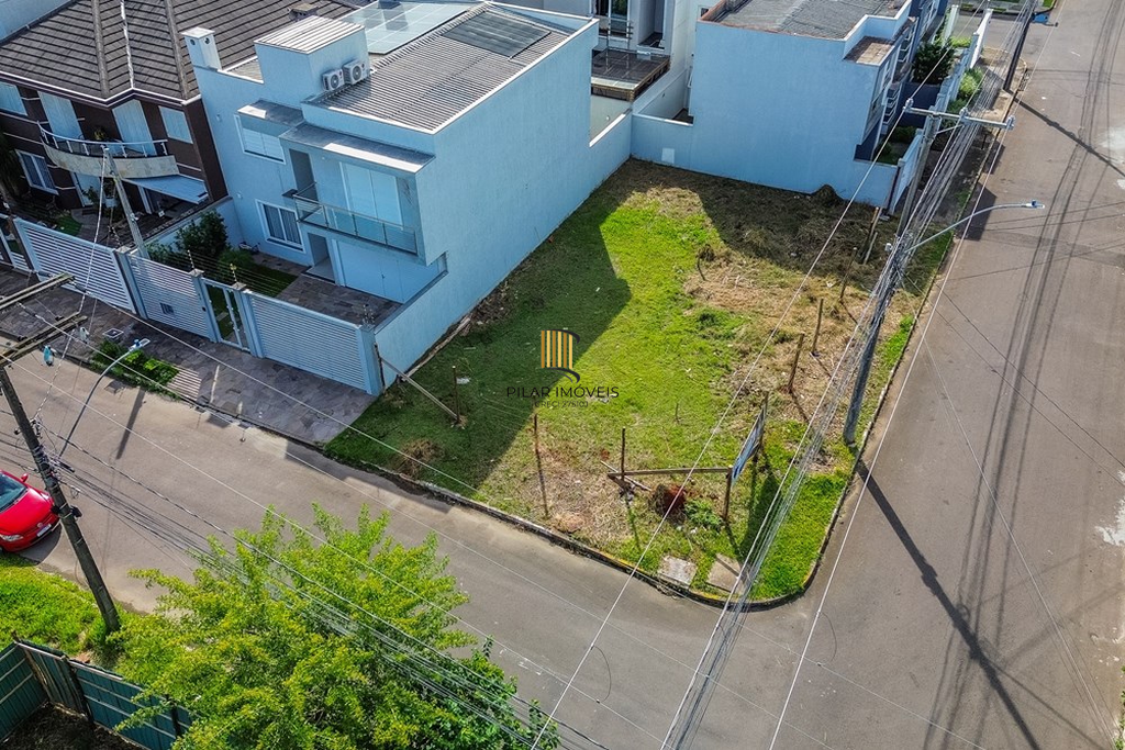 Terreno no bairro Mont Serrat