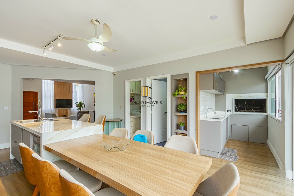 Casa 3 dormitórios no bairro Niterói