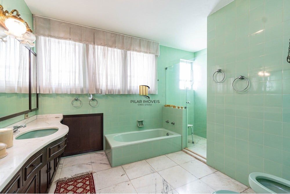 Apartamento 4 dormitórios no bairro Auxiliadora
