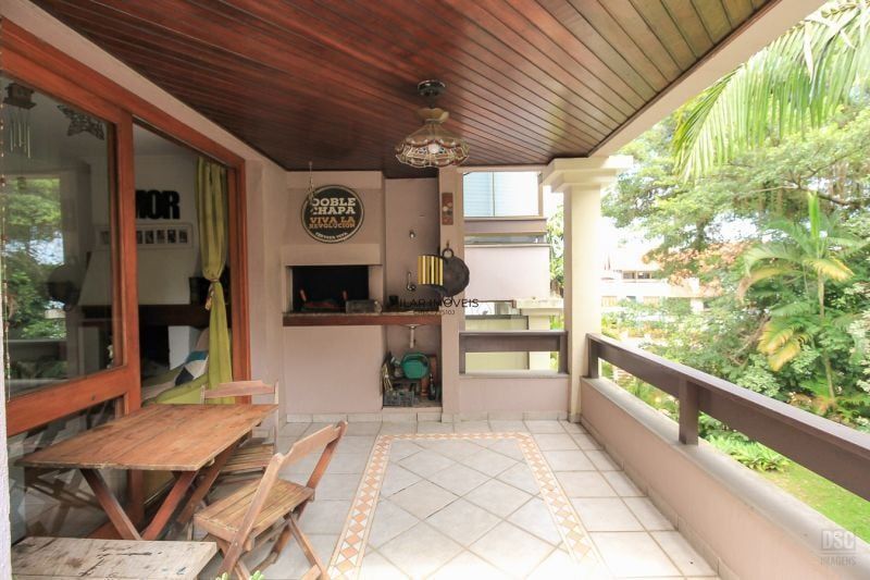 Apartamento 4 dormitórios no bairro Cavalhada