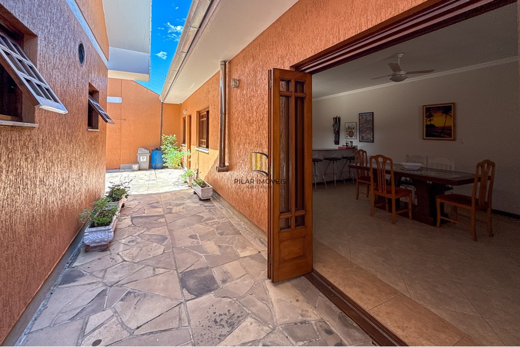 Casa 6 dormitórios no bairro Marechal Rondon