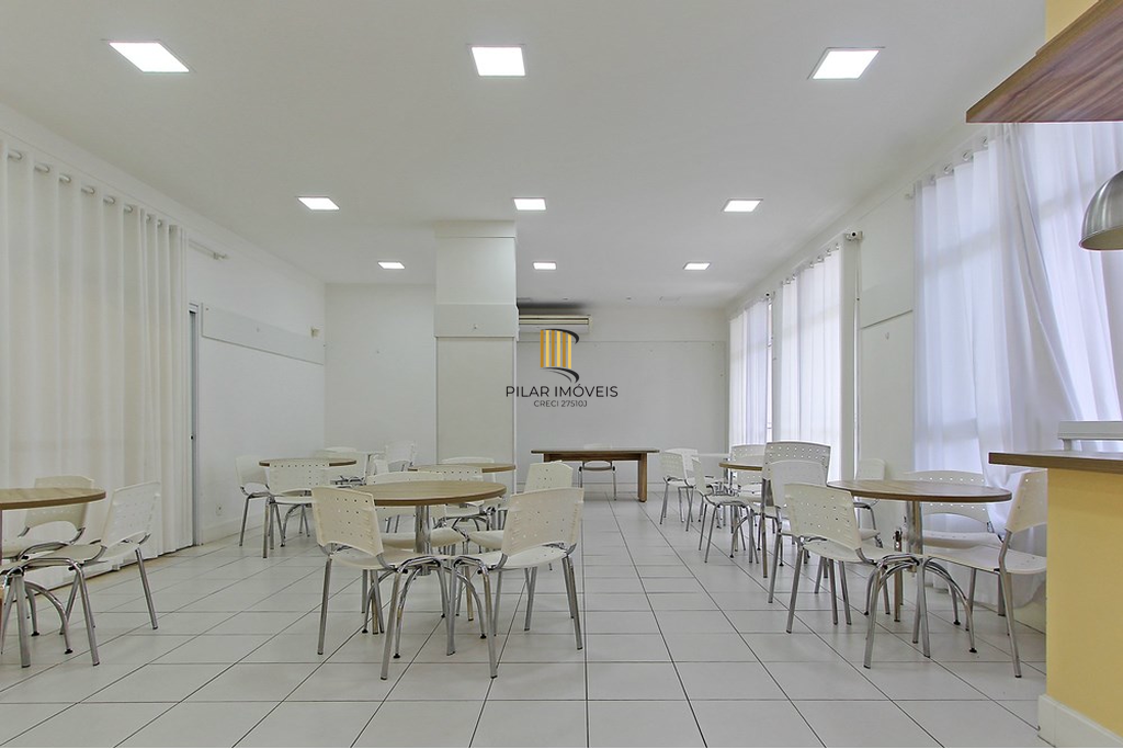 Apartamento 2 dormitórios no bairro Vila Ipiranga