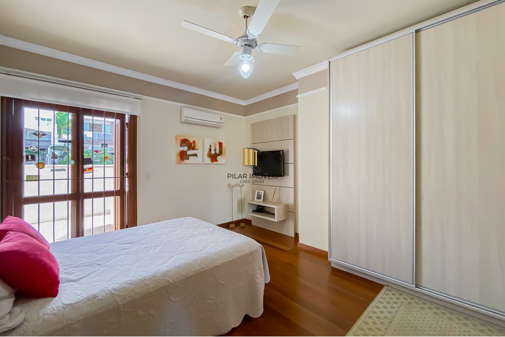 Casa 4 dormitórios no bairro Teresópolis