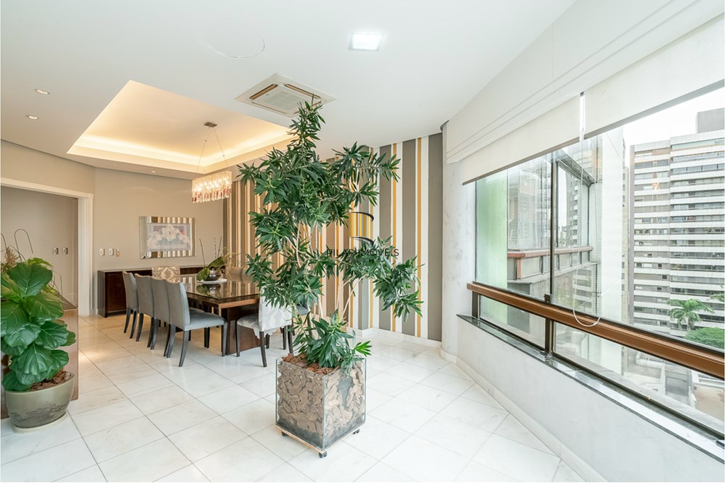 Cobertura 4 dormitórios no bairro Moinhos de Vento