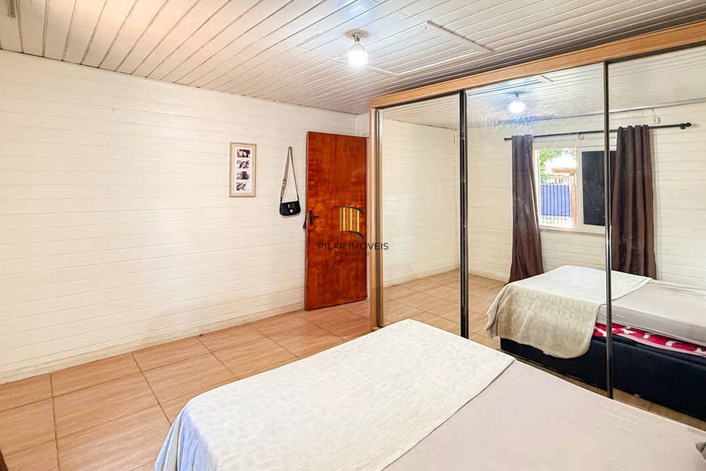 Casa 3 dormitórios no bairro Igara