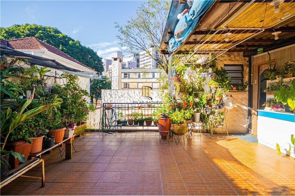 Casa 5 dormitórios no bairro Petrópolis
