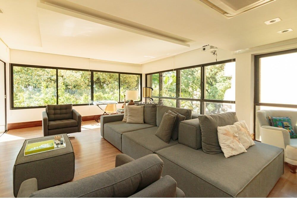 Apartamento 4 dormitórios no bairro Floresta