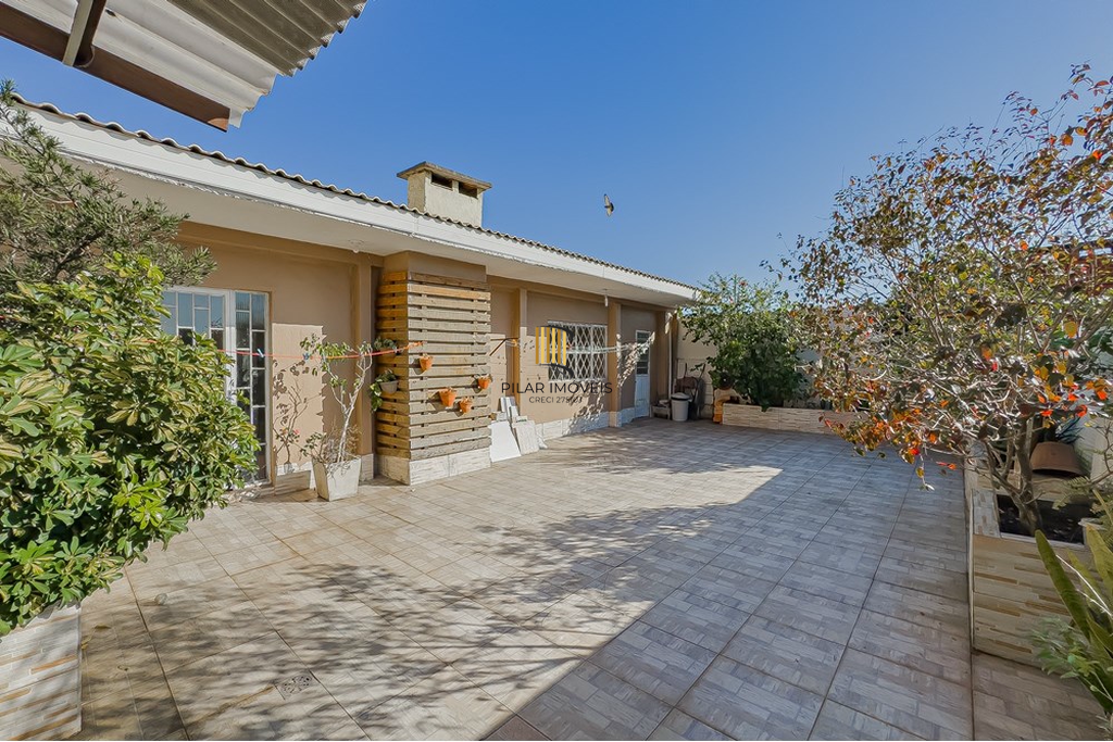 Casa 3 dormitórios no bairro Sarandi