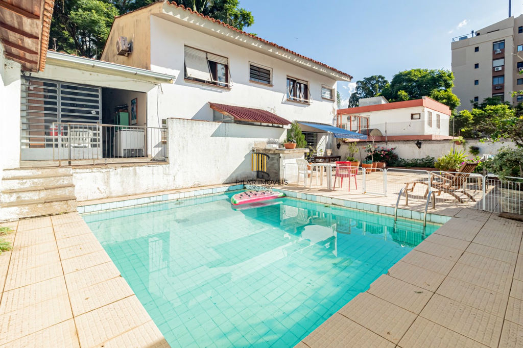 Casa 4 dormitórios no bairro Cristal