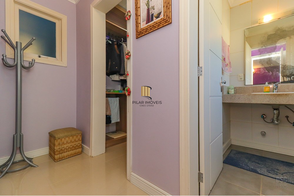 Casa de Condomínio 3 dormitórios no bairro Hípica