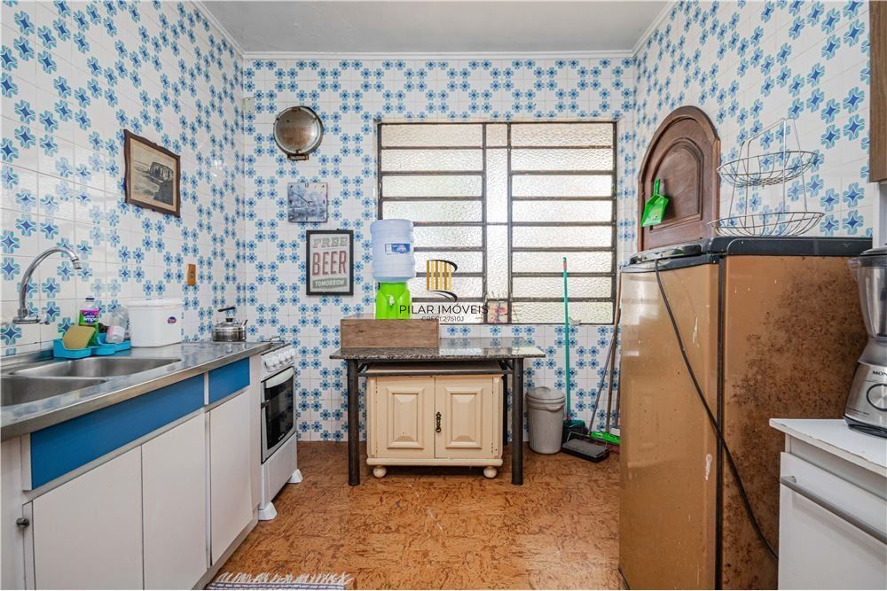 Casa 5 dormitórios no bairro Petrópolis