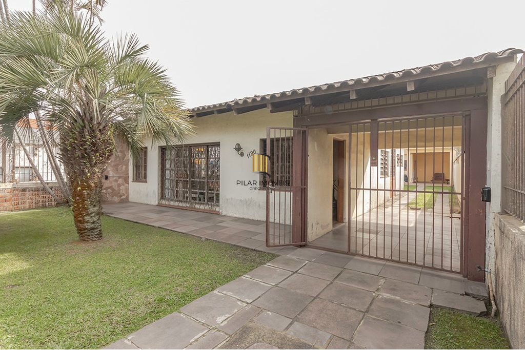 Casa 4 dormitórios no bairro Cavalhada