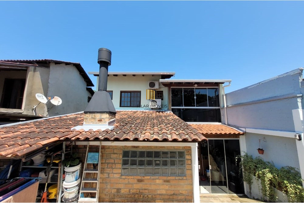 Casa 3 dormitórios no bairro Santa Isabel