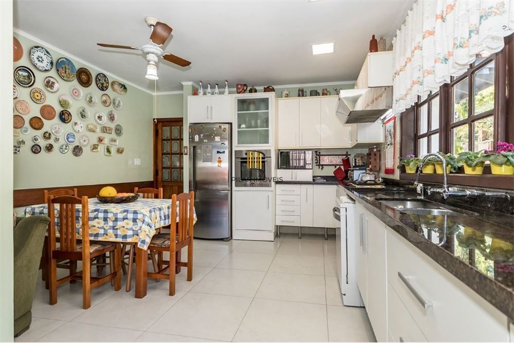 Casa 4 dormitórios no bairro Jardim Sabará