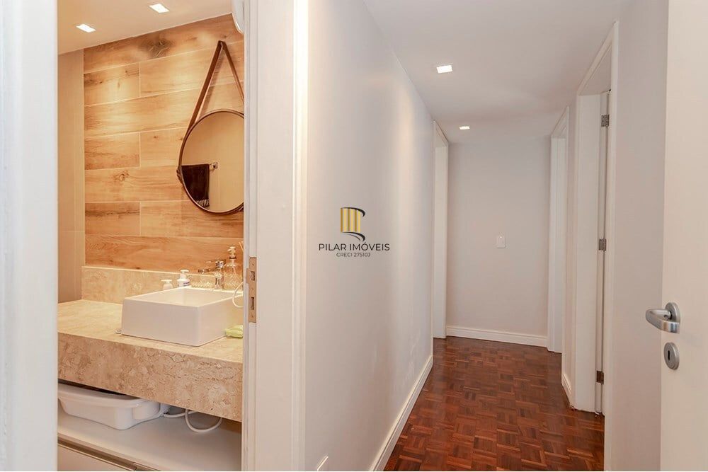Apartamento 3 dormitórios no bairro Menino Deus
