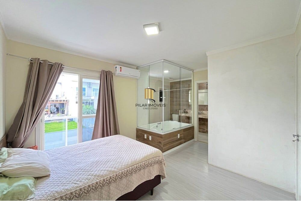 Casa 3 dormitórios no bairro Hípica
