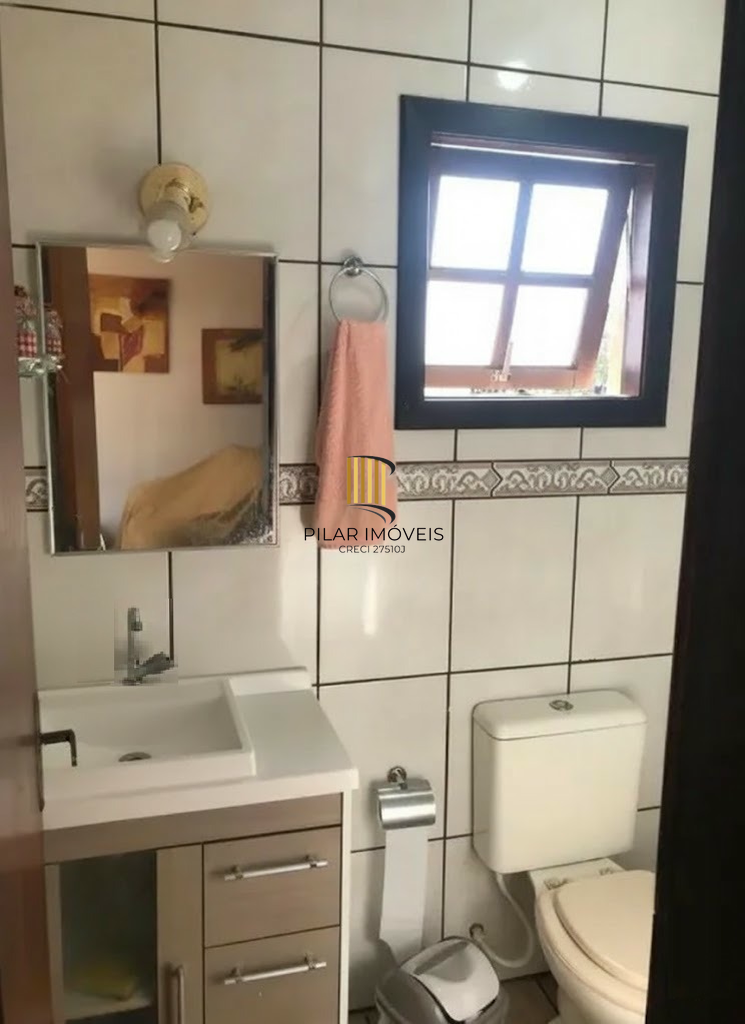 Casa 3 dormitórios no bairro Hípica