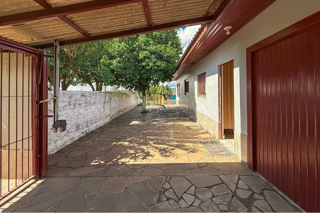 Casa 4 dormitórios no bairro Capão da Cruz