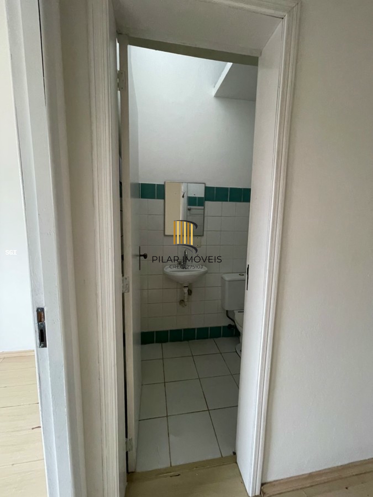 Casa 2 dormitórios no bairro Jardim do Salso