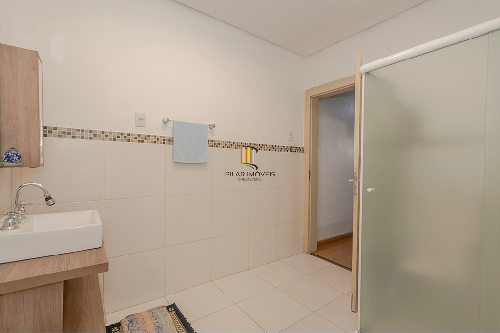 Casa 4 dormitórios no bairro Bom Fim