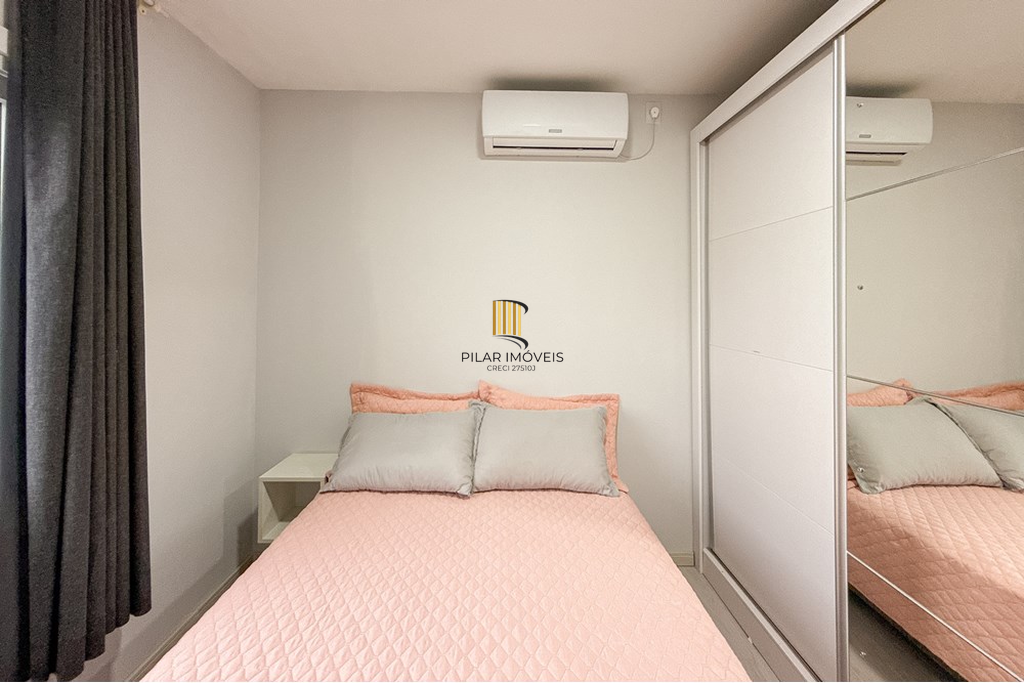 Casa 5 dormitórios no bairro Igara