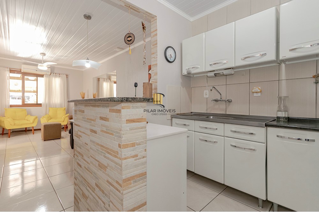 Casa 2 dormitórios no bairro Hípica