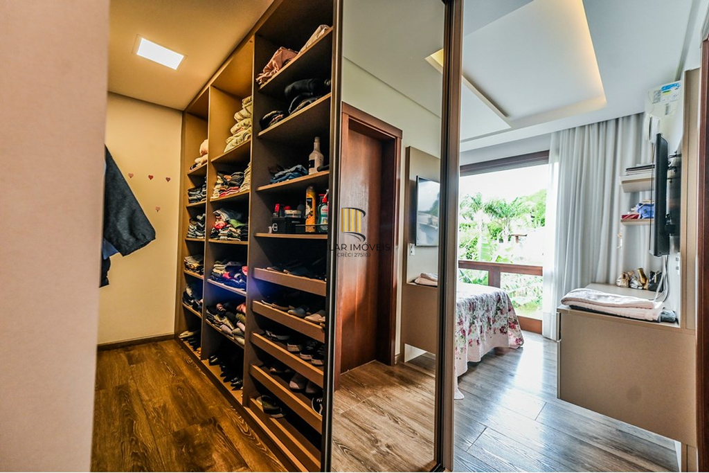 Casa de Condomínio 5 dormitórios no bairro São Lucas