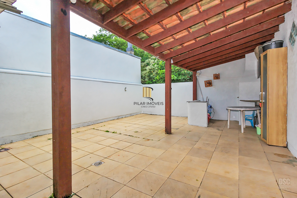 Casa 2 dormitórios no bairro Hípica
