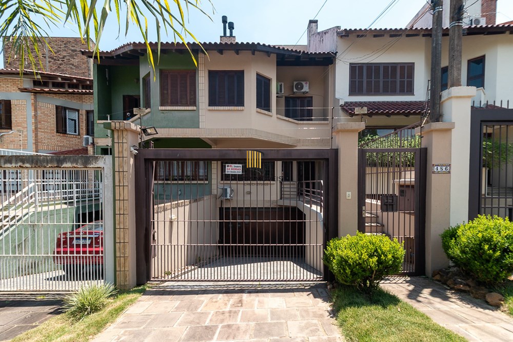 Casa 4 dormitórios no bairro Chácara das Pedras - Pilar Imóveis