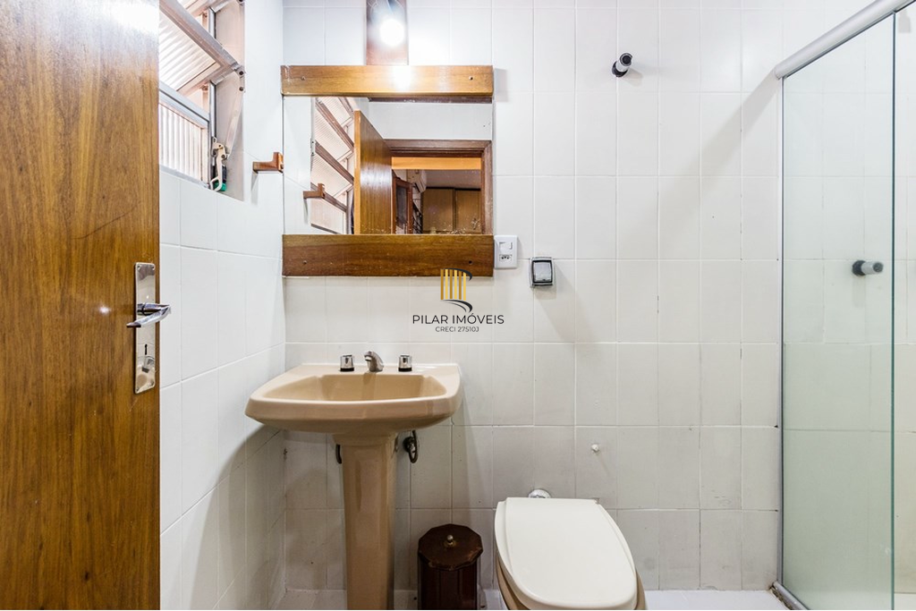 Casa 3 dormitórios no bairro Medianeira