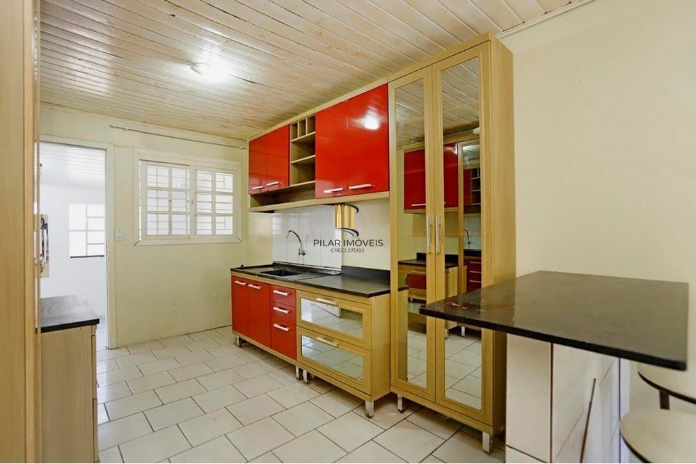 Casa 2 dormitórios no bairro Jardim Algarve