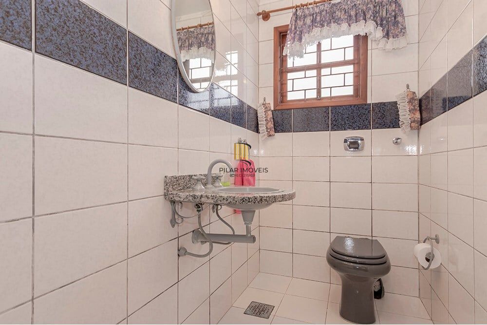 Casa 4 dormitórios no bairro Jardim Itu