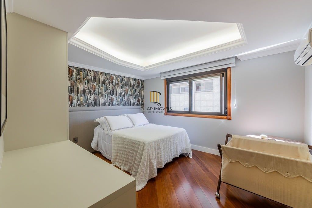 Apartamento 4 dormitórios no bairro Moinhos de Vento