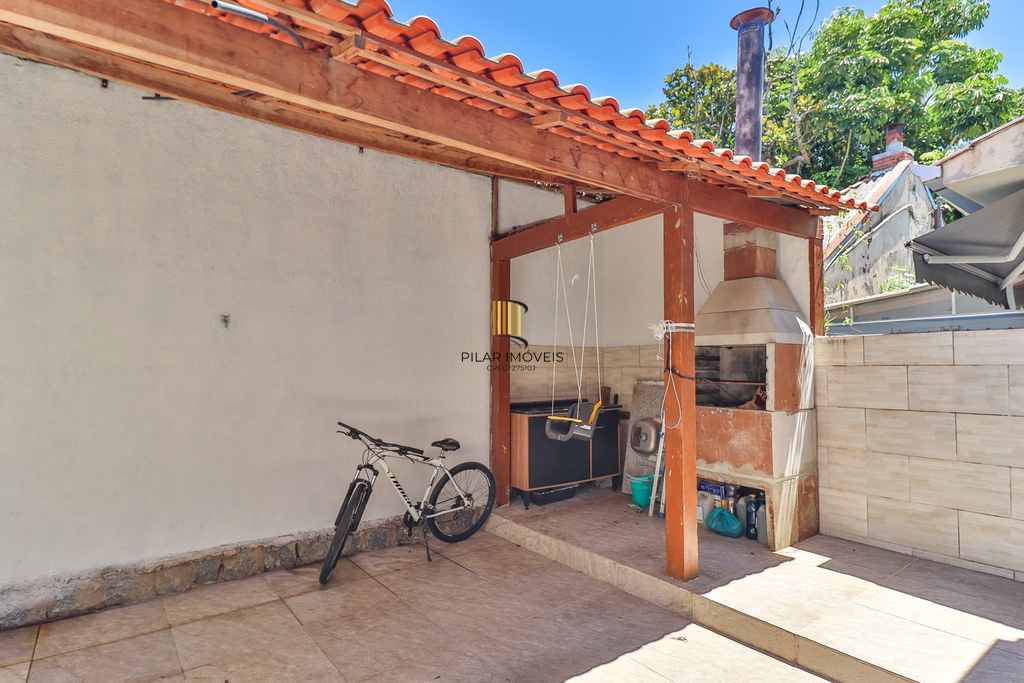 Casa 3 dormitórios no bairro Hípica