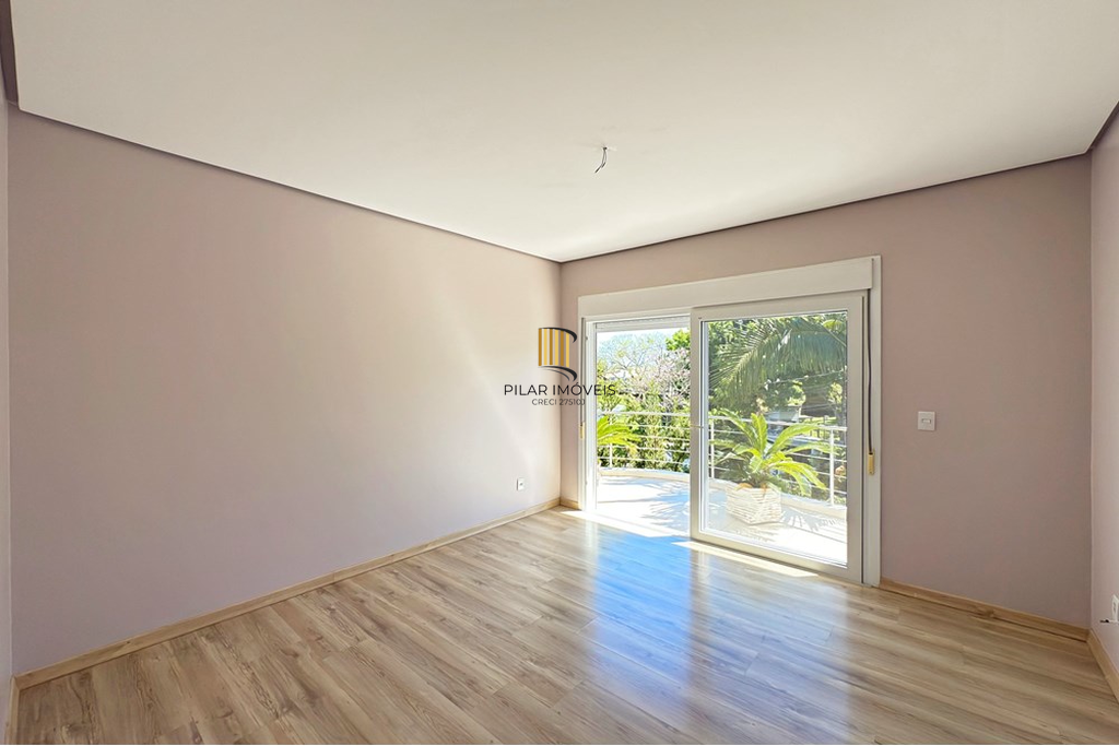 Casa 3 dormitórios no bairro Hípica