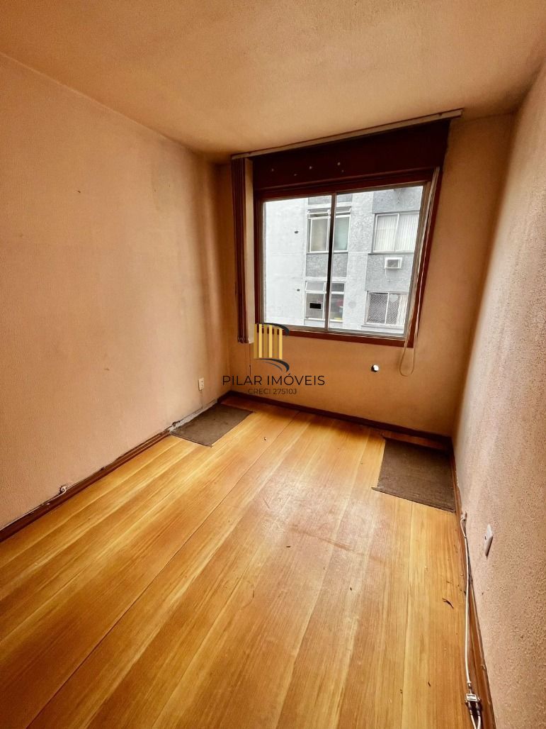Apartamento 2 dormitórios no bairro Vila Ipiranga