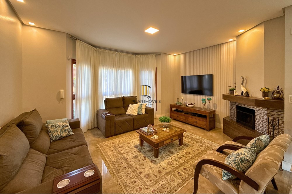 Casa 4 dormitórios no bairro São José