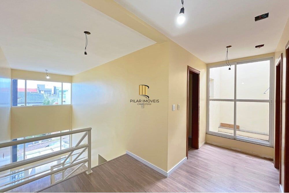 Casa 3 dormitórios no bairro Hípica