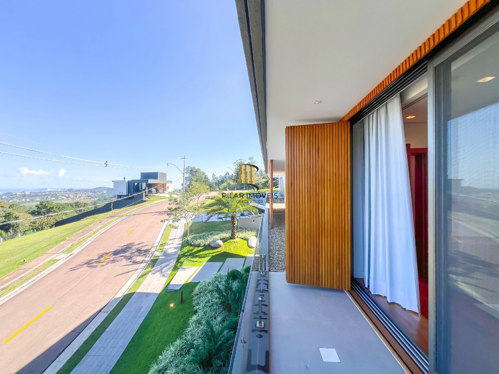 Casa de Condomínio 4 dormitórios no bairro Vila Nova