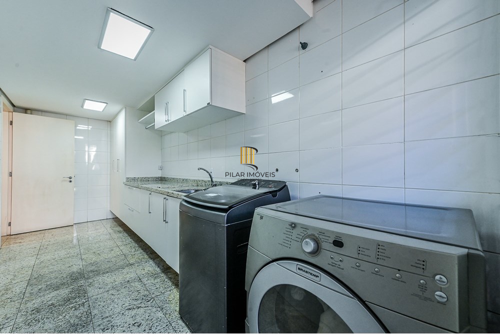 Casa 4 dormitórios no bairro Morro Santana