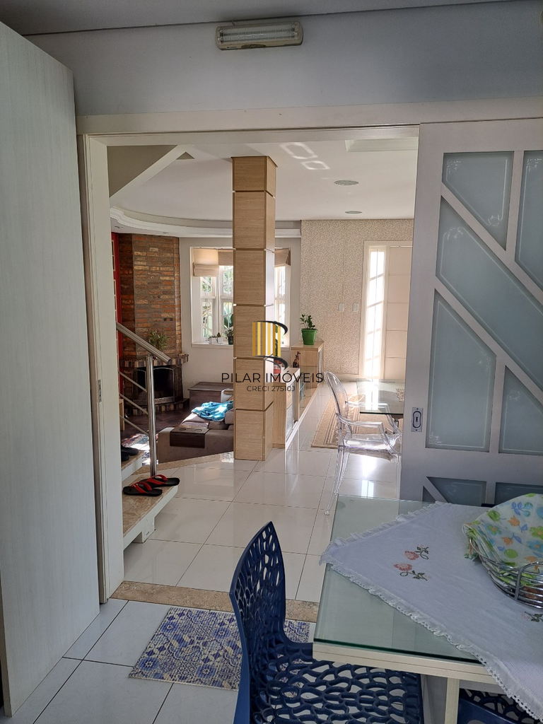 Casa 4 dormitórios no bairro Cristal