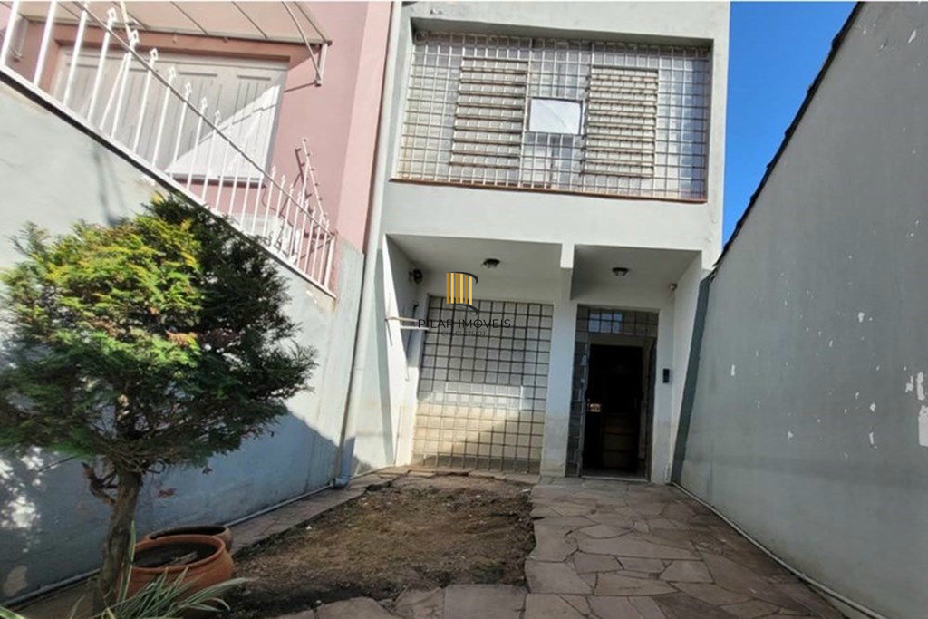 Casa 3 dormitórios no bairro Menino Deus