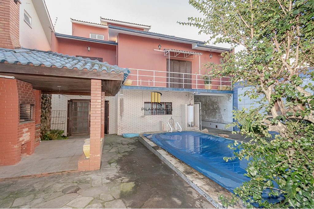 Casa 4 dormitórios no bairro Jardim Planalto