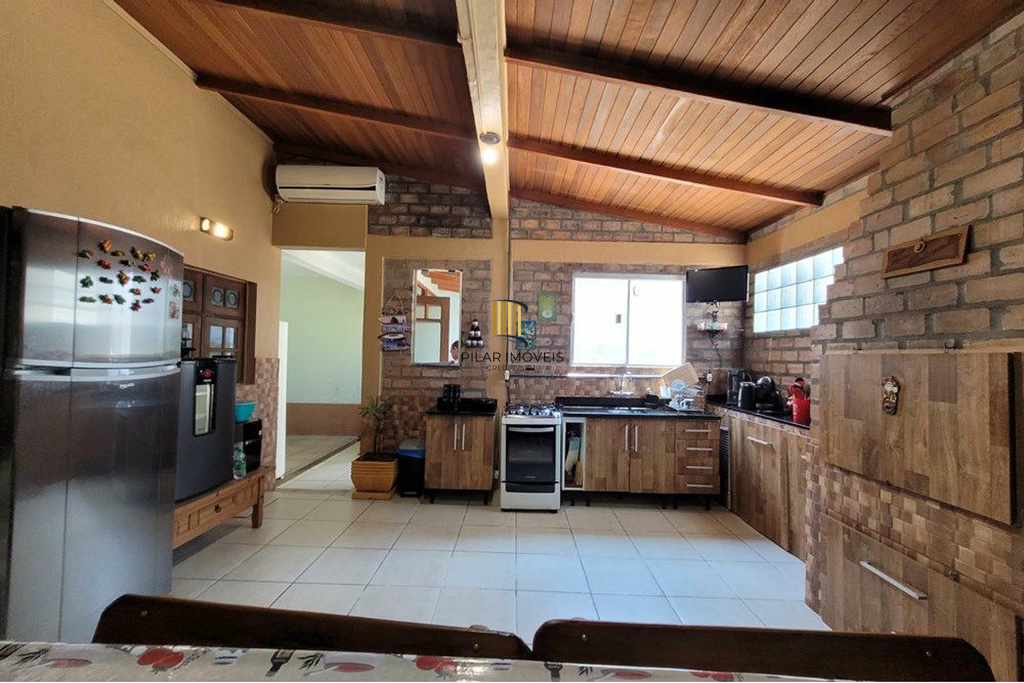 Casa 3 dormitórios no bairro Santa Isabel