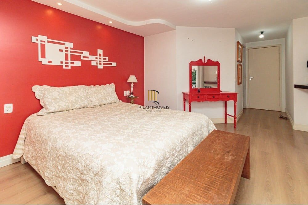 Casa 4 dormitórios no bairro Chácara das Pedras