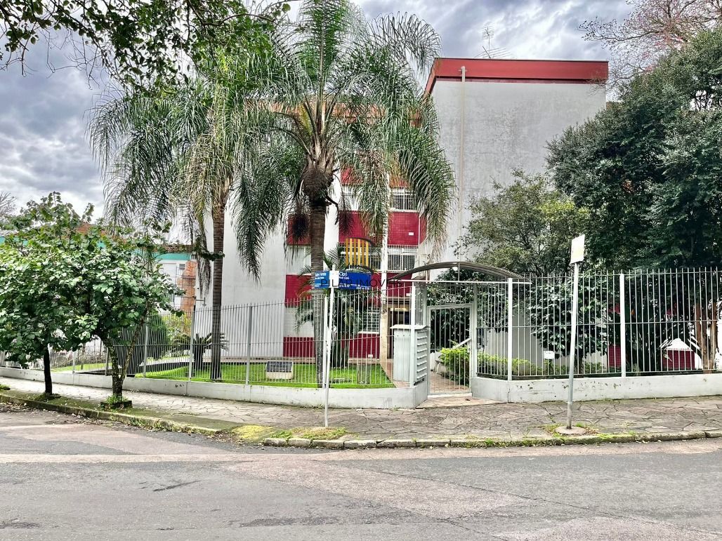 Kitnet 1 dormitório no bairro Passo da Areia - Pilar Imóveis
