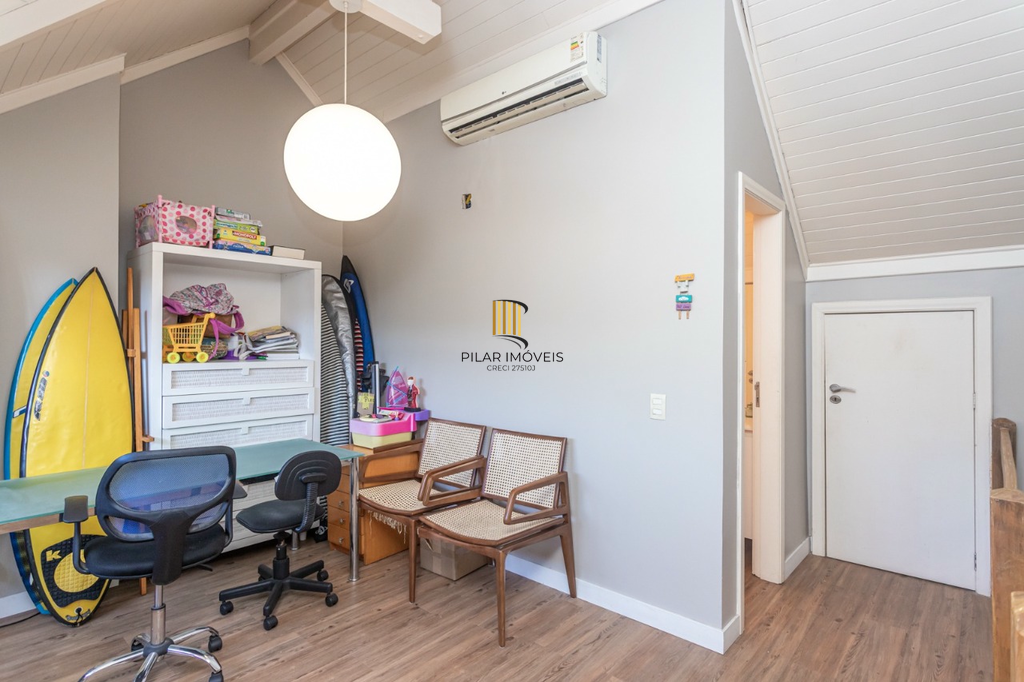 Casa de Condomínio 3 dormitórios no bairro Jardim Carvalho