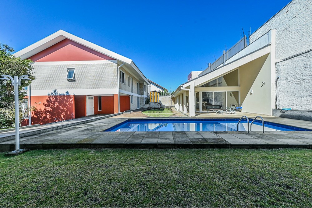 Casa 4 dormitórios no bairro Morro Santana