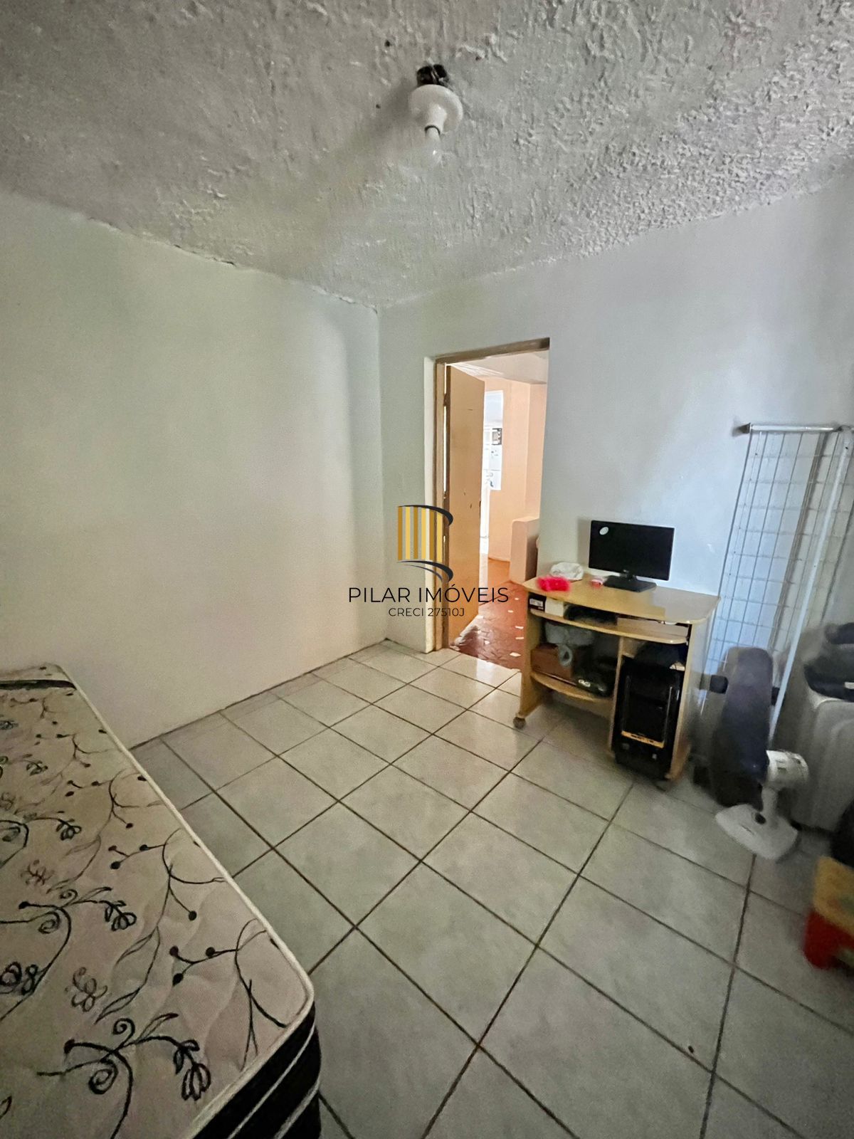 Casa com 80 m2 de área construída, 03 dorm, sala estar/jantar, cozinha, pátio