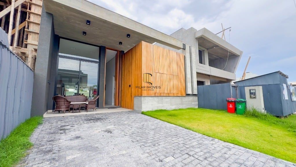 Casa de Condomínio 4 dormitórios no bairro Centro